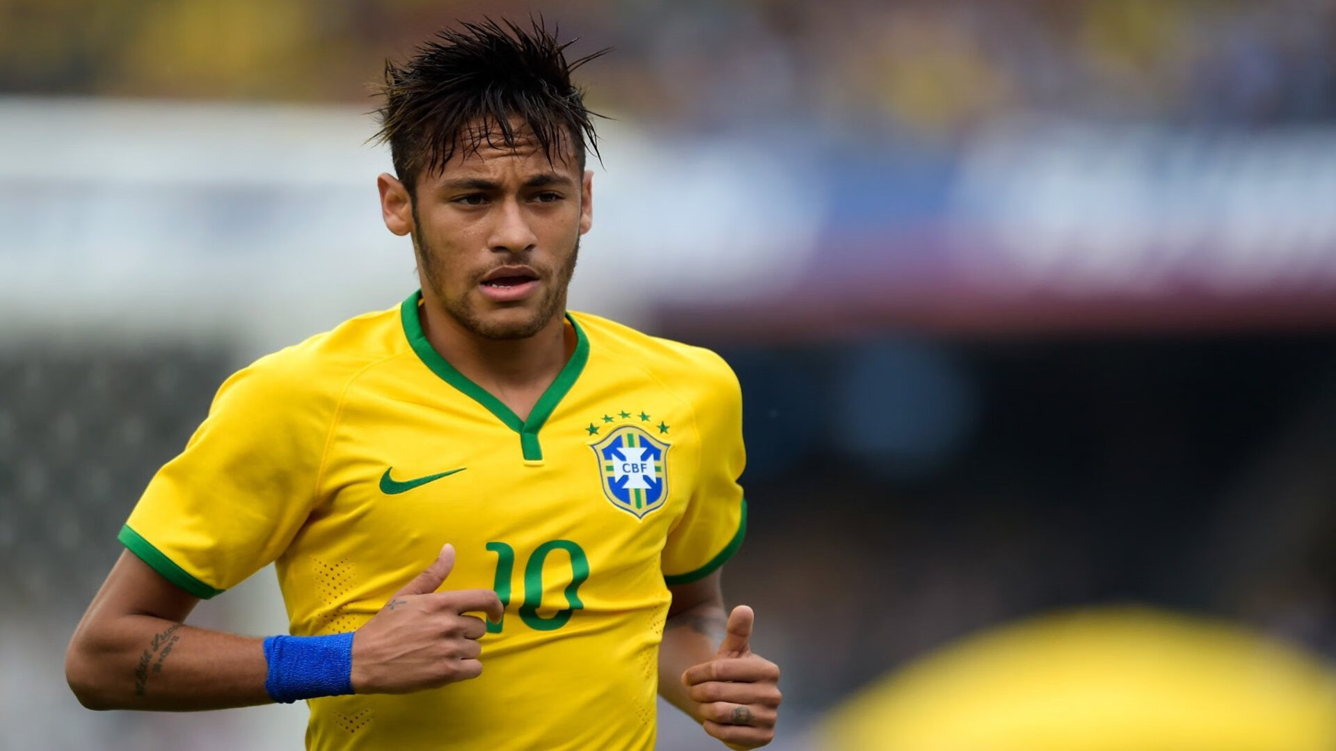 逆境中绽放:那些在危机中迎难而上的球员,面对危机挺身而出